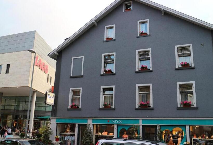 Quarto Familiar, Pension Graf