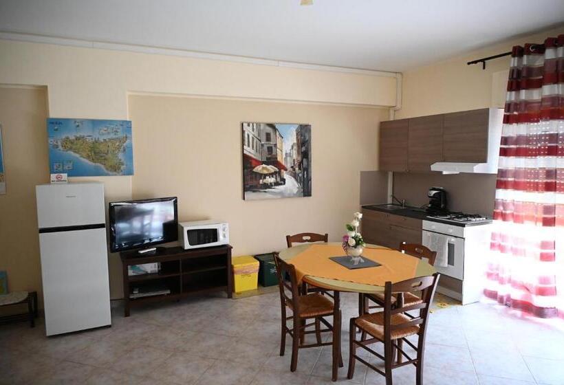 침실 2개 아파트, Castello Di Sotto