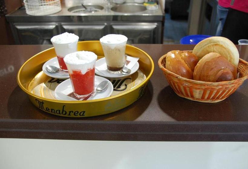 디럭스 룸, Castello Di Sotto