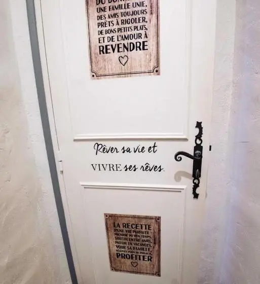 バス共有のスタンダードルーム, Gite Fa Mille Maison Bleu