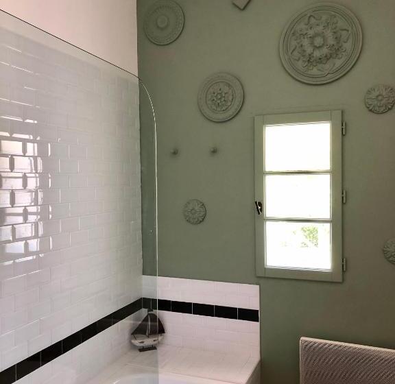 חדר סטנדרט, Montjoia