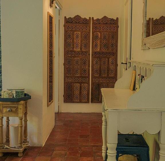 חדר סטנדרט, Montjoia