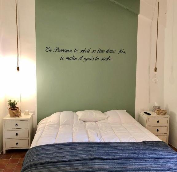 חדר סטנדרט, Montjoia