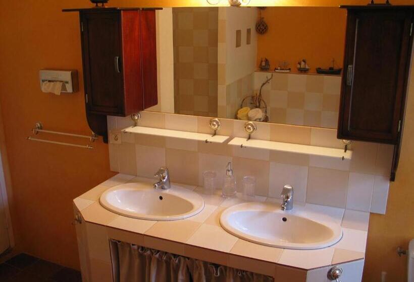 סוויטת 2 חדרי שינה, Montjoia