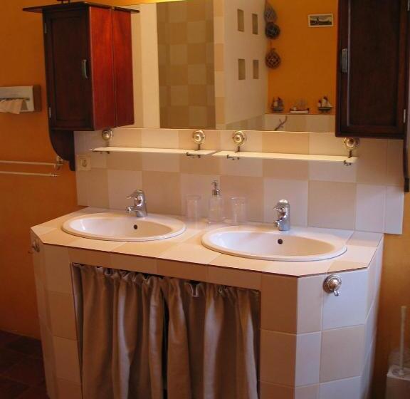 סוויטת 2 חדרי שינה, Montjoia