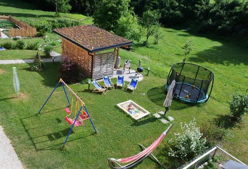 דירת חדר, Biohof Teufel