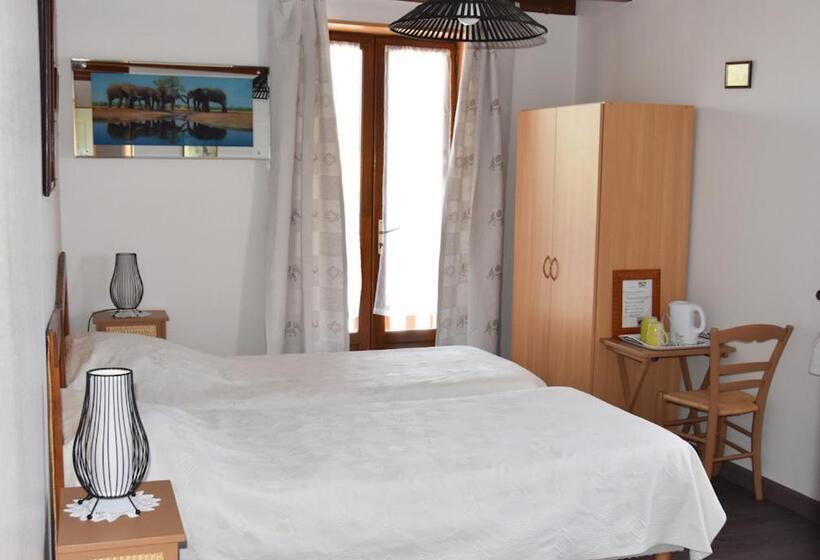 منزل 4 غرف نوم, La Bardelière