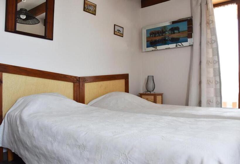 منزل 4 غرف نوم, La Bardelière