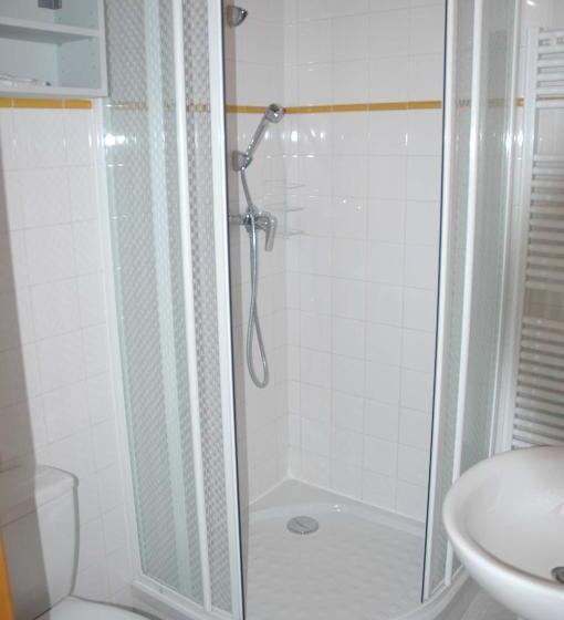 منزل 4 غرف نوم, La Bardelière