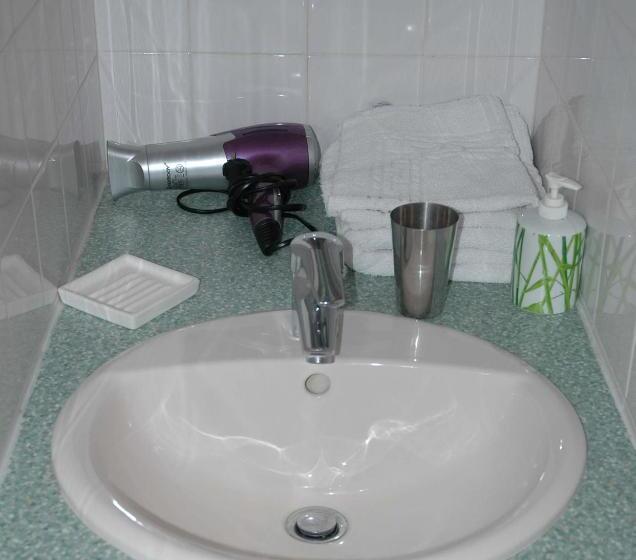 منزل 4 غرف نوم, La Bardelière