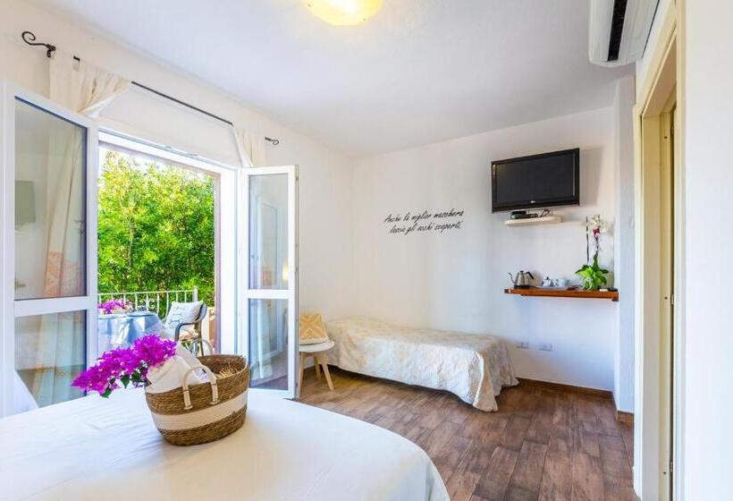 스탠다드 트리플 발코니 룸, Le Maschere B&b