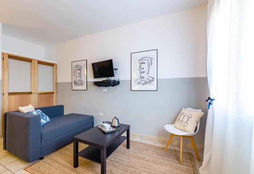 اتاق لوکس سه تخته, Le Maschere B&b