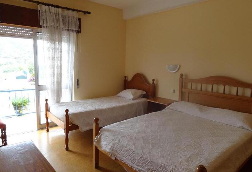 اتاق استاندارد سه تخته با بالکن, Residencial Espadinha