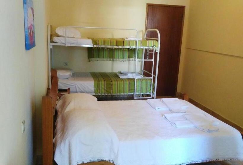 Standard Quadruple Room, Residencial Espadinha