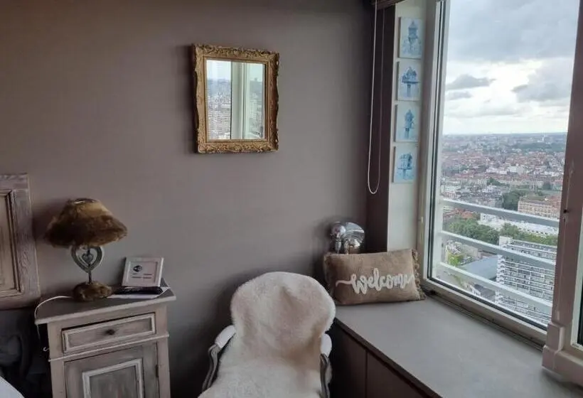 اتاق استاندارد, Romantic Room In Brussels Sky