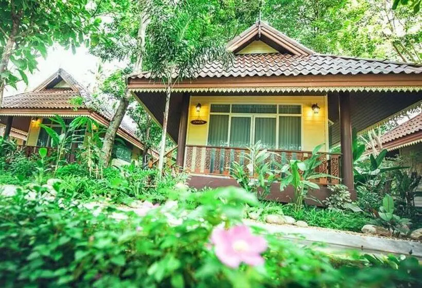 キングサイズベッドのスタンダードルーム, Baan Nam Pen Resort