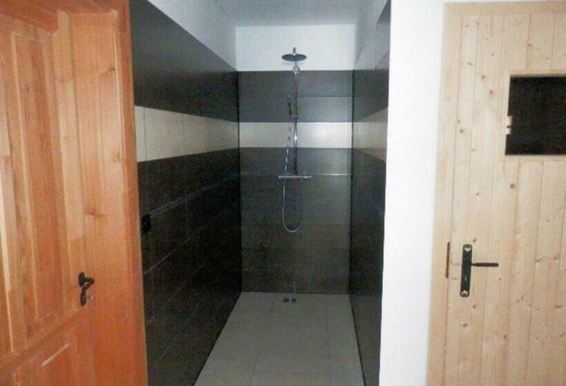 דירת חדר, Chalet Mund