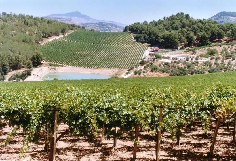 Perhehuone, Agriturismo Tenute Pispisa Segesta