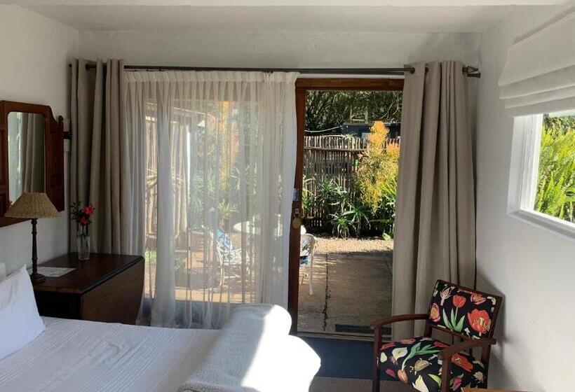 コンフォートルーム, The Knoll Historic Guest Farm
