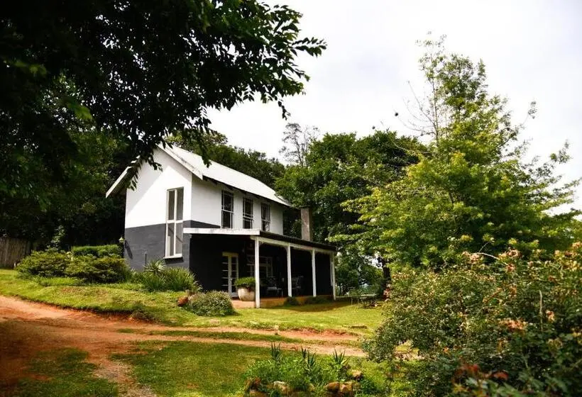 Perhehuone Vuoristonäkymä, The Knoll Historic Guest Farm