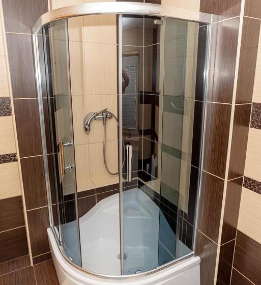 اتاق استاندارد با سرویس بهداشتی مشترک, Privát U Mara