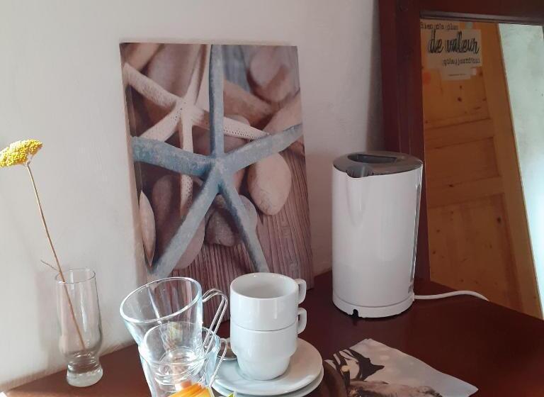 חדר אקונומי, Les Deux Arches