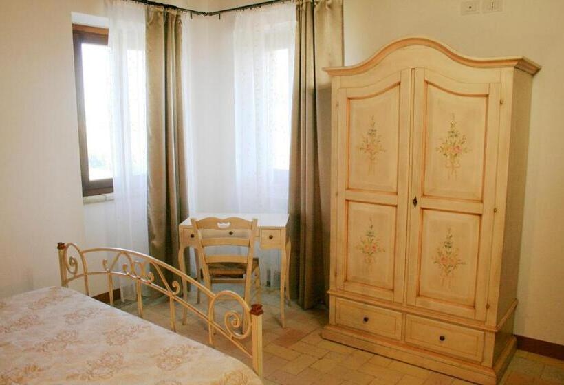 غرفة قياسية مطلة على الجبل, Agriturismo Fara