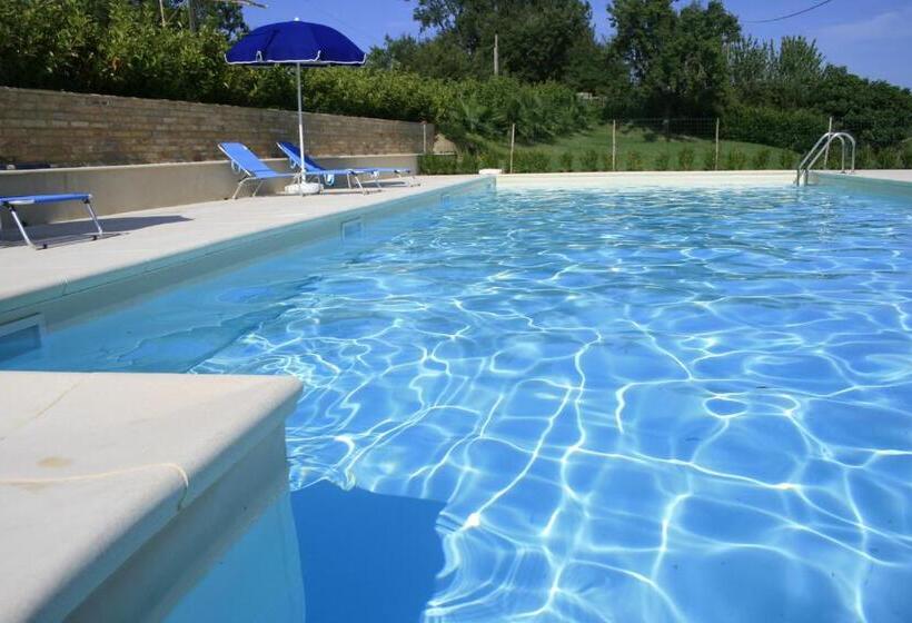 חדר סטנדרט נוף לבריכה, Agriturismo Fara