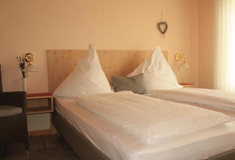 غرفة أساسية, Weingut Brennerei Gästehaus Emil Dauns