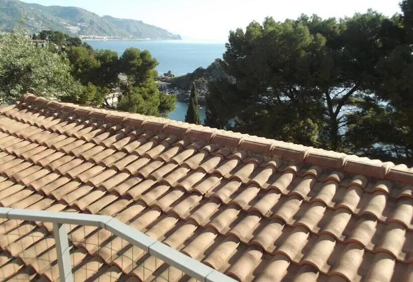 テラスつきの2ベッドルームアパートメント, Tovimar Apartments