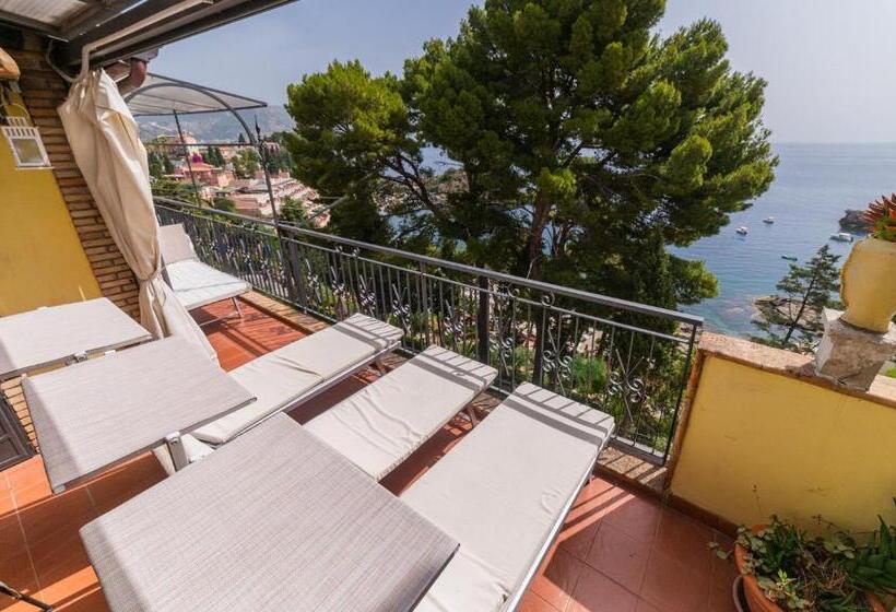 테라스가 있는 2 베드룸 아파트, Tovimar Apartments