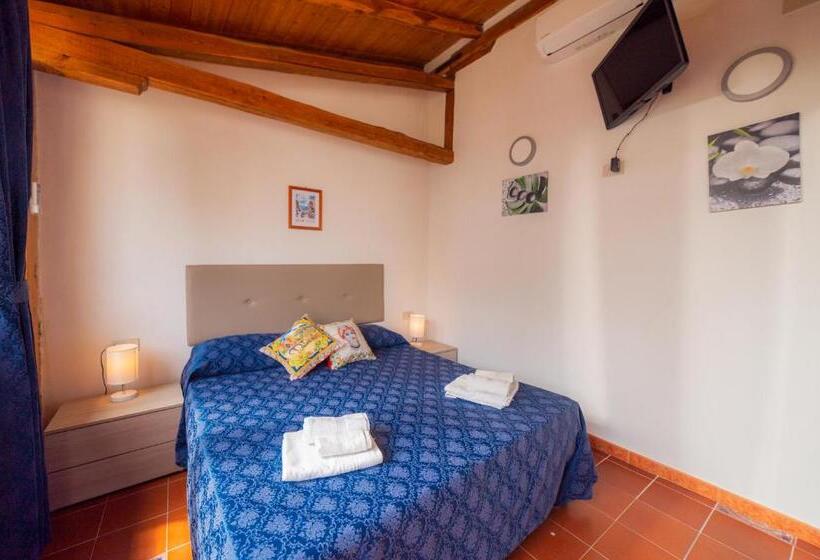 발코니가 있는 2 베드룸 아파트, Tovimar Apartments