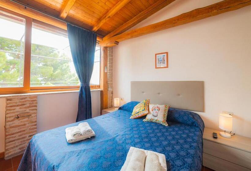 발코니가 있는 2 베드룸 아파트, Tovimar Apartments