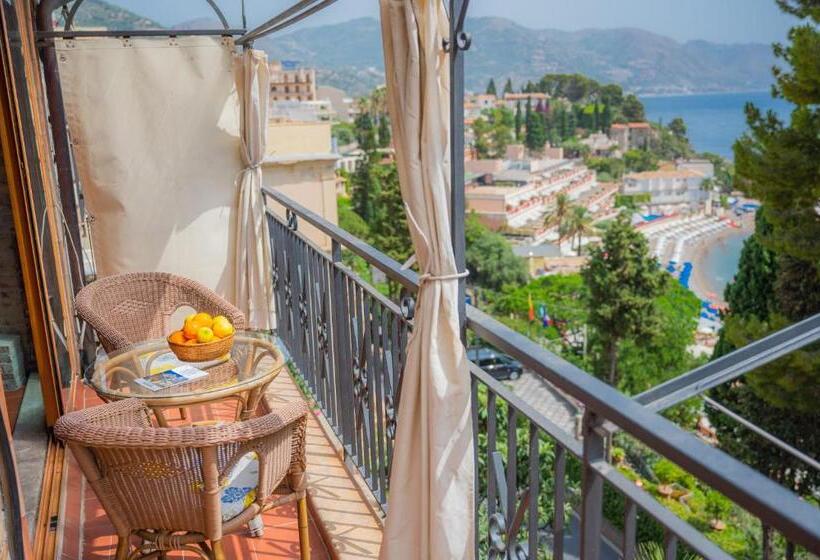 발코니가 있는 2 베드룸 아파트, Tovimar Apartments