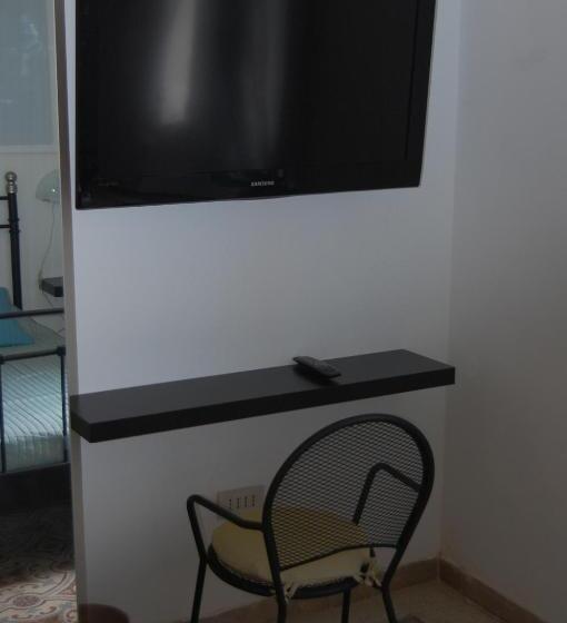 اتاق استاندارد با سرویس بهداشتی مشترک, Arena Alfieri B&b