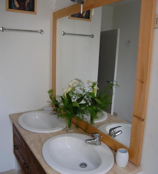 اتاق استاندارد با سرویس بهداشتی مشترک, Arena Alfieri B&b