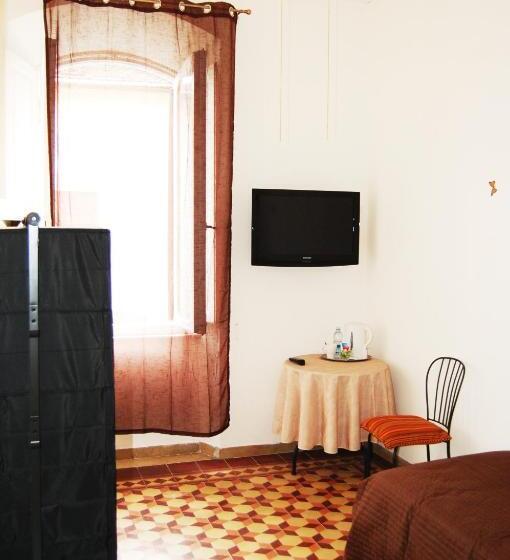 اتاق استاندارد یک تخته با سرویس بهداشتی مشترک, Arena Alfieri B&b