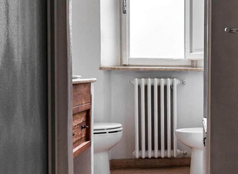 اتاق استاندارد با سرویس بهداشتی مشترک, Arena Alfieri B&b