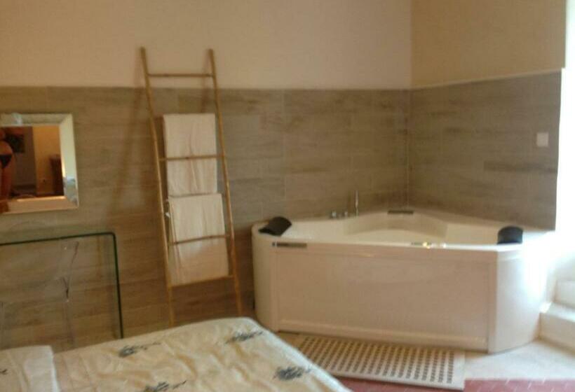 Люкс с Террасой, La Grande Maison De Nans