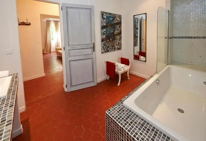 スイート, La Grande Maison De Nans