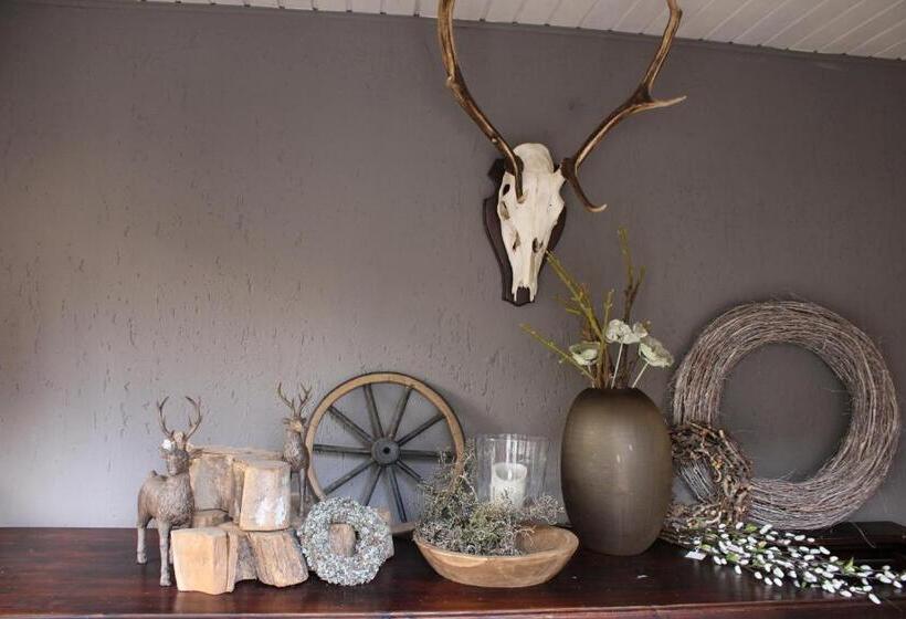 חדר דלוקס, Das Kleine Klee