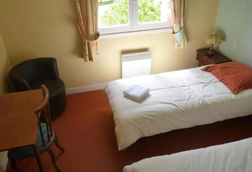 ベーシック４人部屋, Chambres D Hôtes   Domaine De La Grangeotte