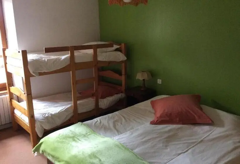 ベーシック４人部屋, Chambres D Hôtes   Domaine De La Grangeotte