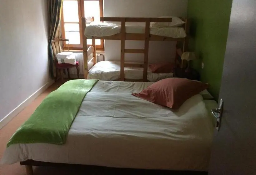 ベーシック４人部屋, Chambres D Hôtes   Domaine De La Grangeotte