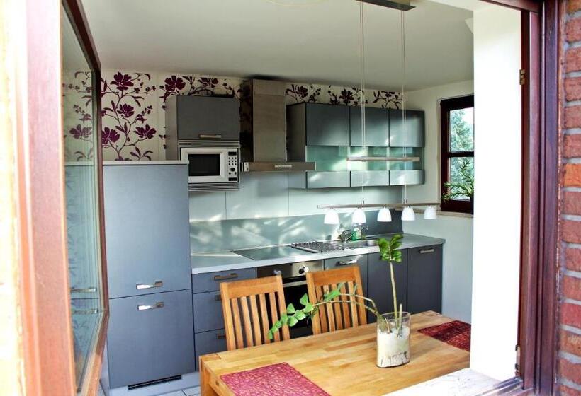 شقة غرفتين نوم مزودة بشُرفة, Bel Etage