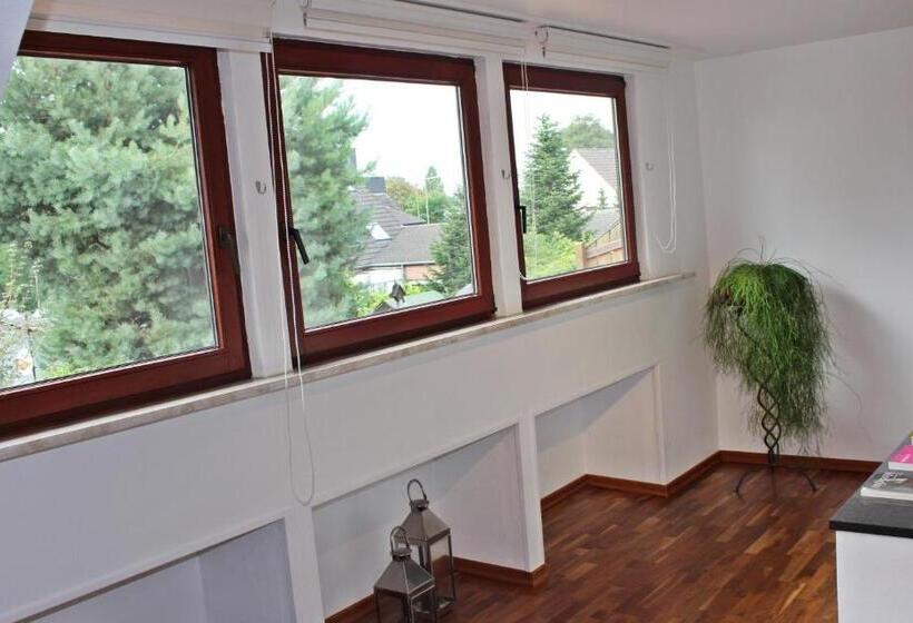 شقة غرفتين نوم مزودة بشُرفة, Bel Etage