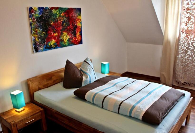 شقة غرفتين نوم مزودة بشُرفة, Bel Etage