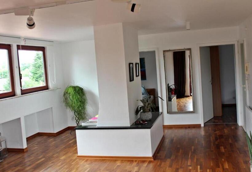 شقة غرفتين نوم مزودة بشُرفة, Bel Etage