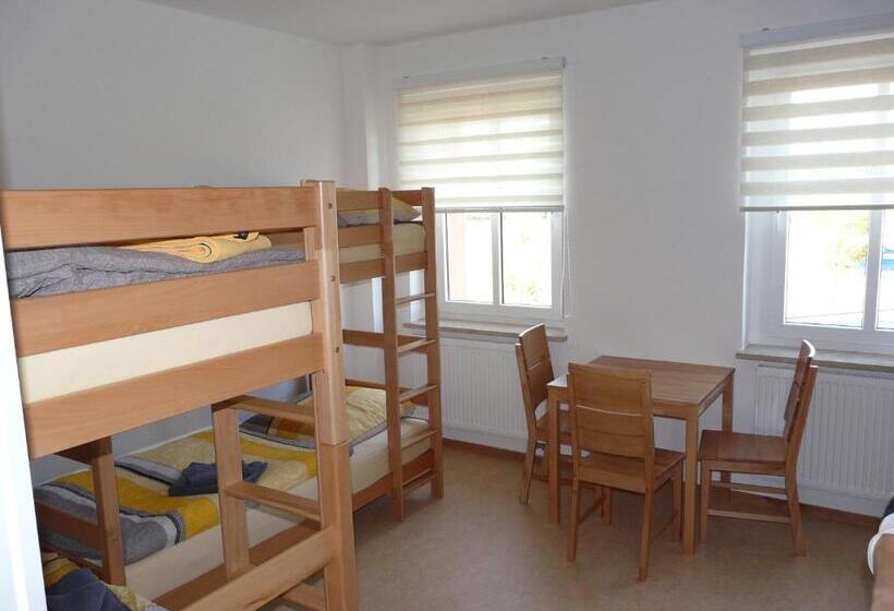 4인용 스탠다드 룸, Sport Tourist Hostel Weißenfels