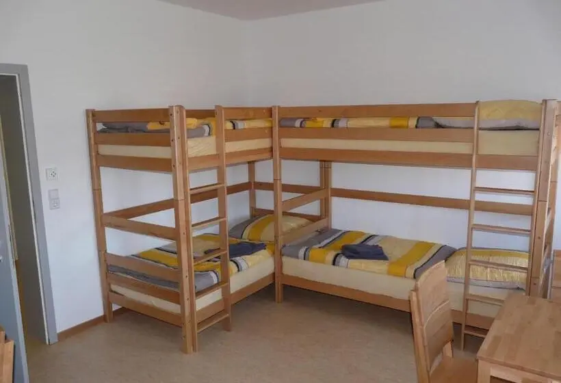 スタンダード４人部屋, Sport Tourist Hostel Weißenfels